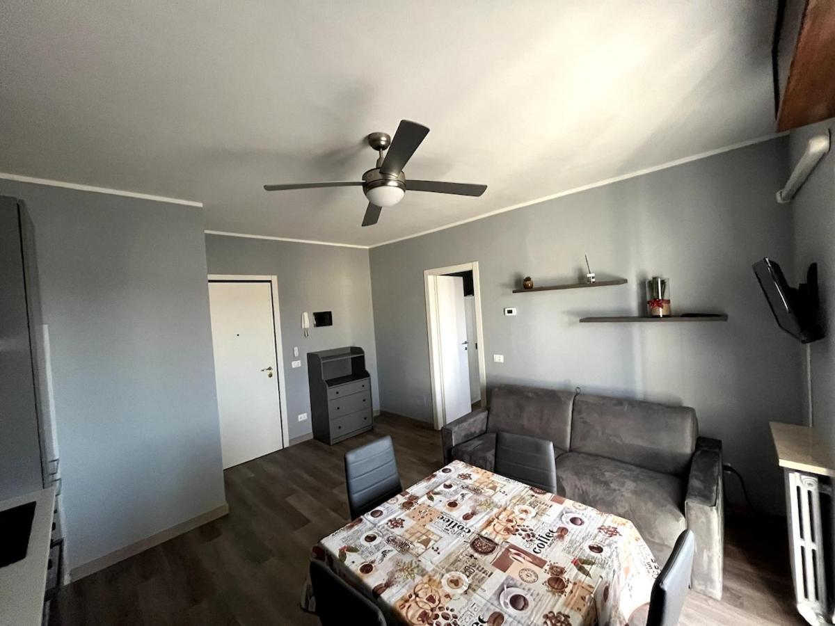 Apartamento Bilocale Con Netflix Incluso Lodi Exterior foto